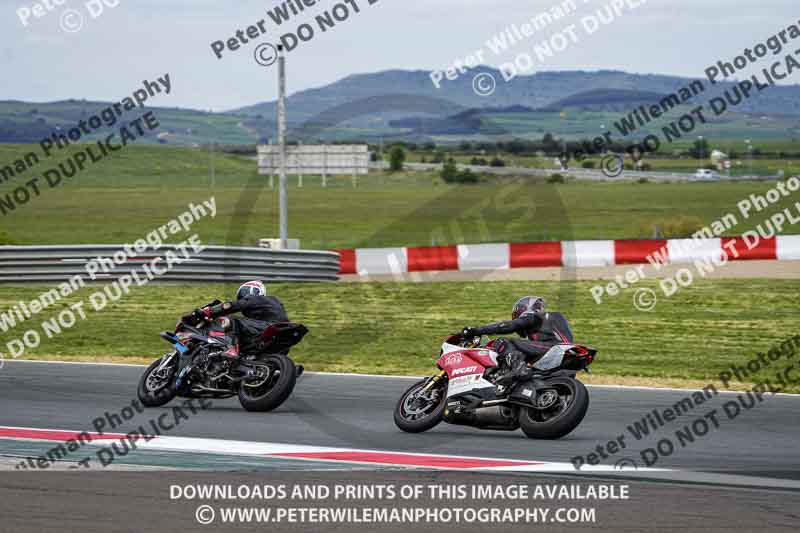cadwell no limits trackday;cadwell park;cadwell park photographs;cadwell trackday photographs;enduro digital images;event digital images;eventdigitalimages;navarra;no limits trackdays;peter wileman photography;racing digital images;trackday digital images;trackday photos